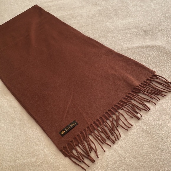 Loro Piana scarf - Picture 1 of 3
